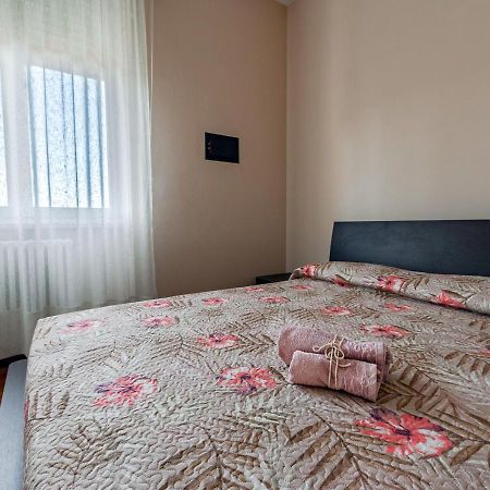 Apartamento Luxury House Near Train Station Livorno Exterior foto