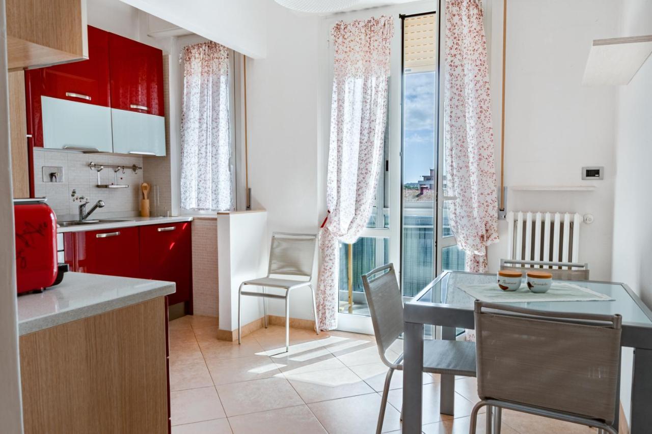 Apartamento Luxury House Near Train Station Livorno Exterior foto