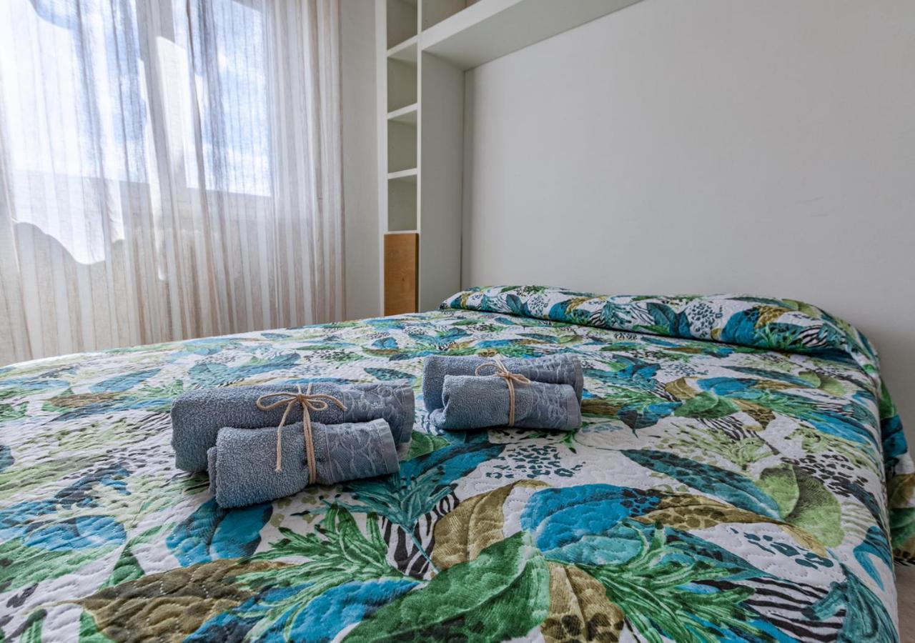 Apartamento Luxury House Near Train Station Livorno Exterior foto