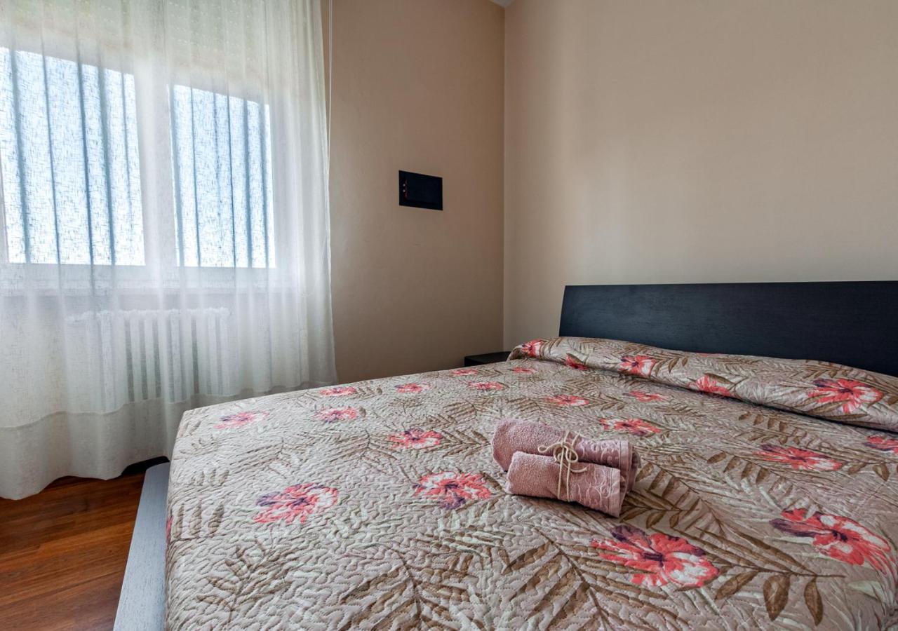 Apartamento Luxury House Near Train Station Livorno Exterior foto